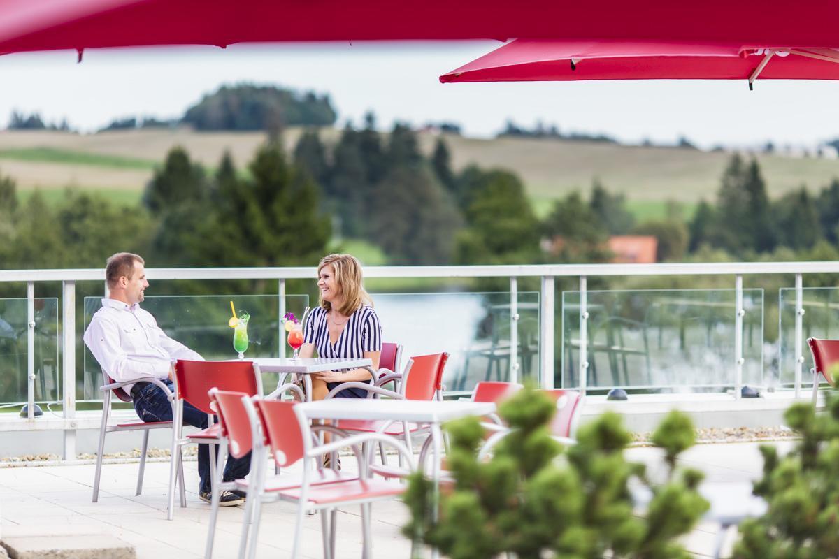 Hotel Skalsky Dvur Bystrice nad Pernstejnem Buitenkant foto